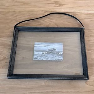 **2** EUC 4x6 picture frames